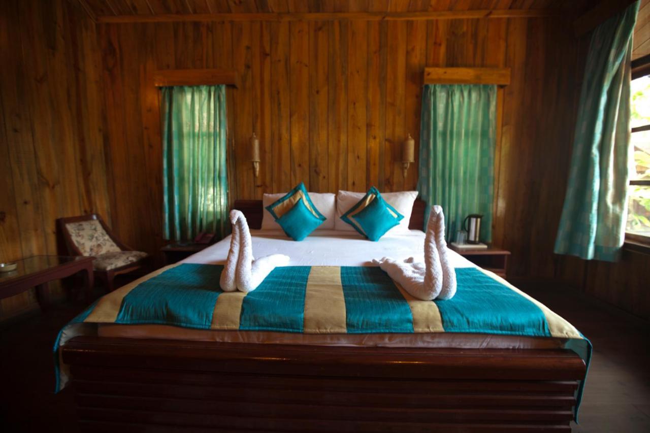 Symphony Palms Beach Resort And Spa Govind Nagar Kültér fotó