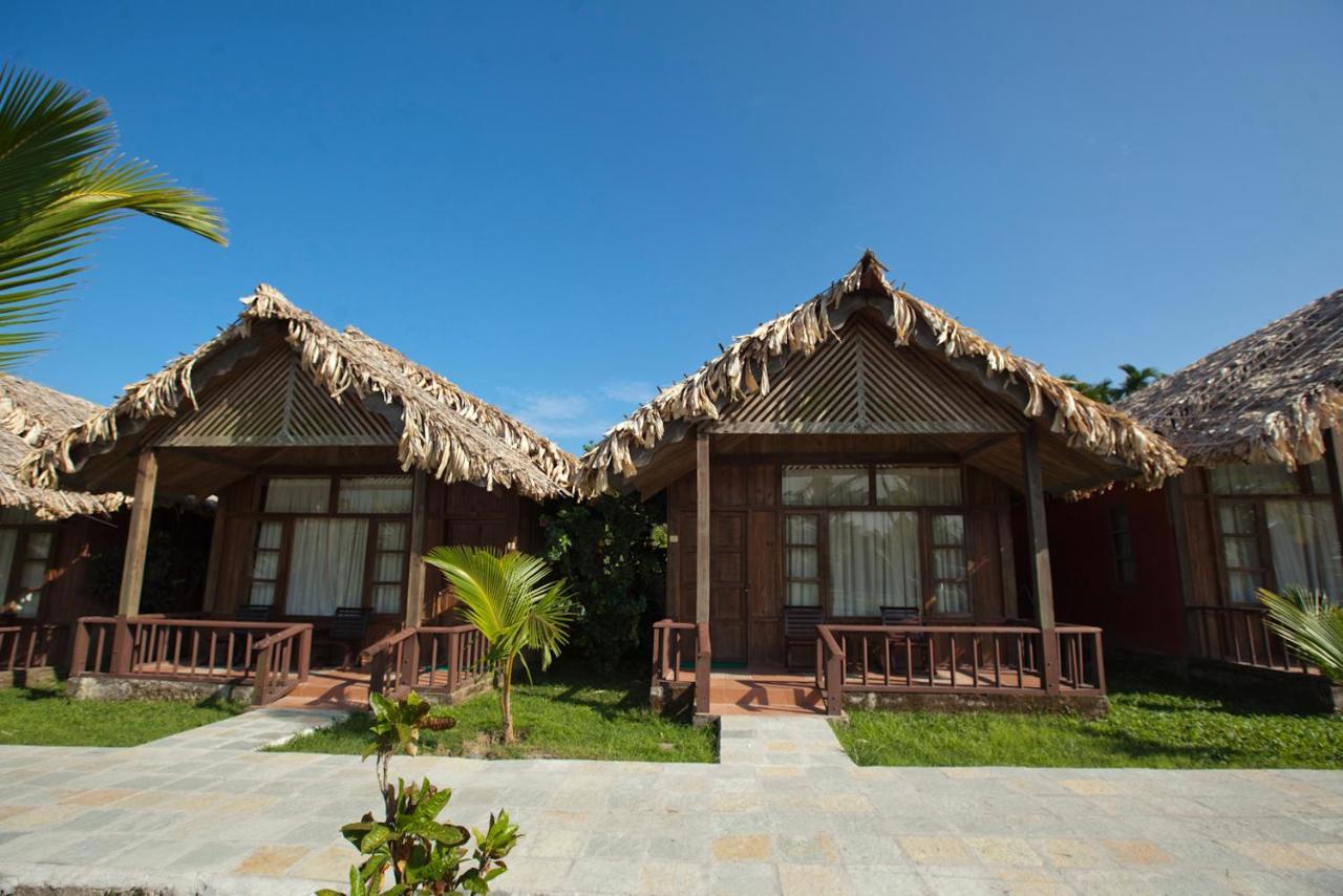 Symphony Palms Beach Resort And Spa Govind Nagar Kültér fotó