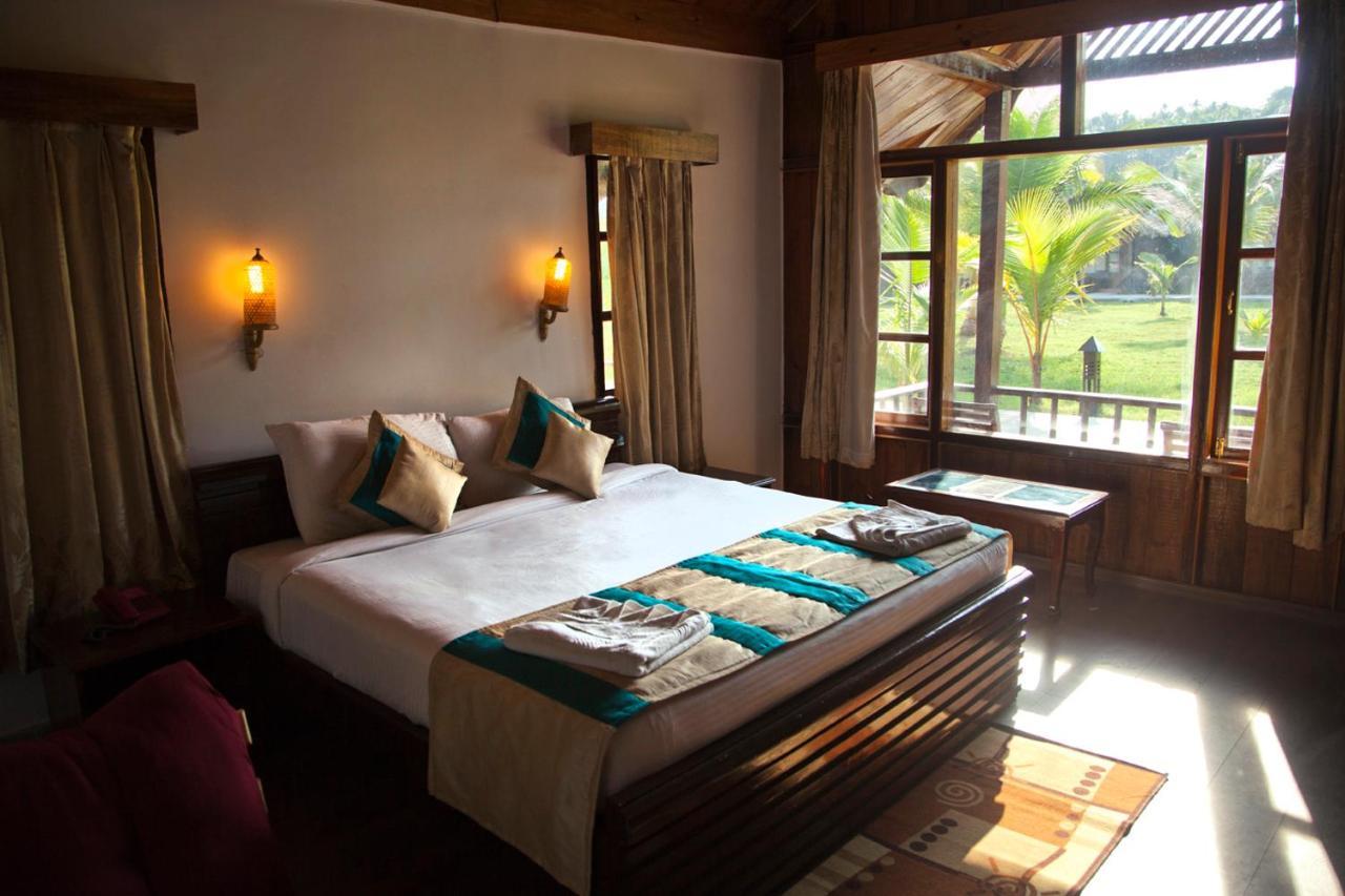 Symphony Palms Beach Resort And Spa Govind Nagar Kültér fotó
